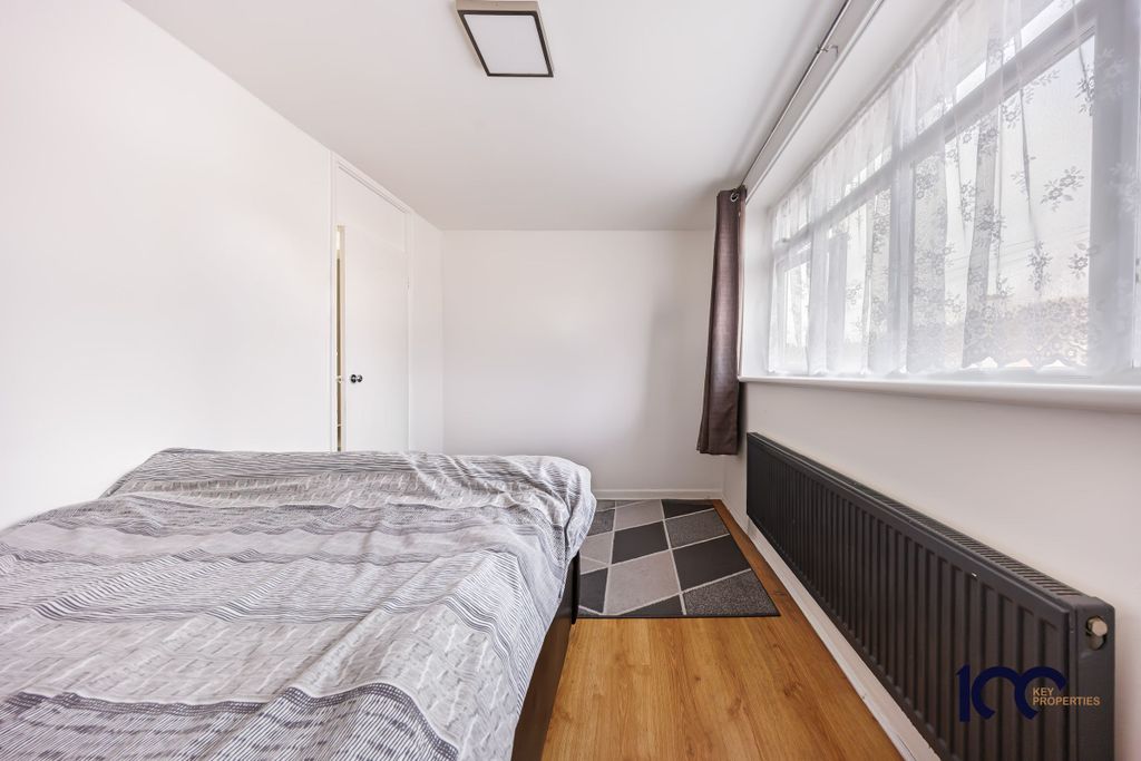 Additional image 18 of 4 bed semi-detached house for saleEliot Road, Dagenham RM9
