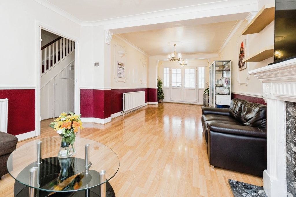 Additional image 4 of 3 bed terraced house for saleSt Thomas Gardens, Ilford IG1