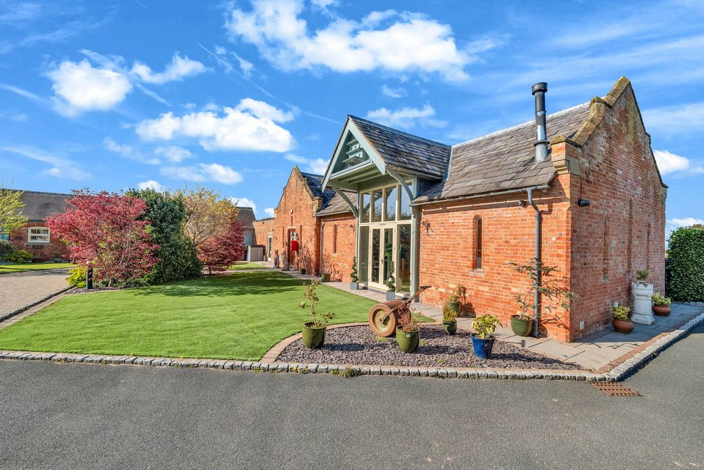 Additional image 43 of 4 bed barn conversion for saleHome Farm Courtyard, Castle Donington, Derby DE74