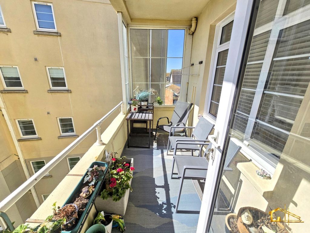 Additional image 10 of 2 bed flat for saleMotcombe Court, Bedford Avenue, Bexhill-On-Sea TN40