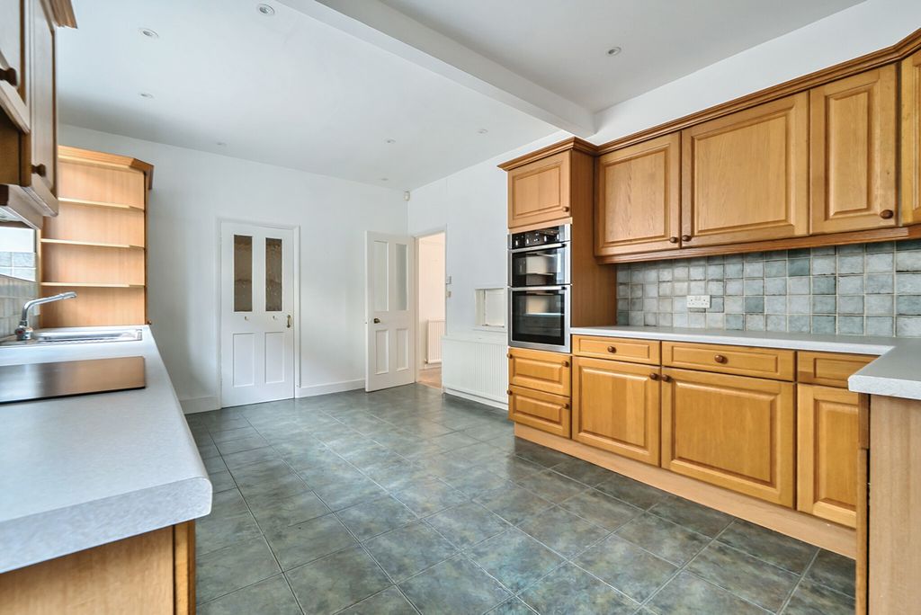 Additional image 14 of 6 bed detached house for saleNorthcourt Avenue, Reading, Berkshire RG2