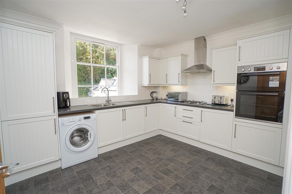 Additional image 6 of 2 bed flat for saleFord House, Rowe Close, Bideford EX39