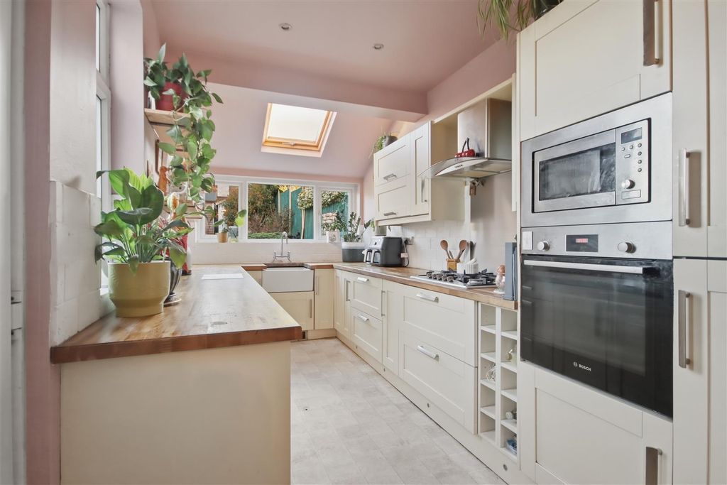 Additional image 3 of 3 bed semi-detached house for saleGloucester Road, Chesterfield S41