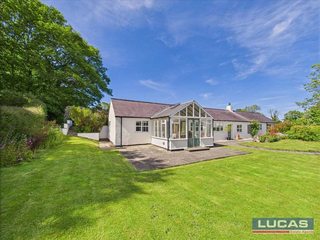 3 bed cottage for saleTy Uchaf, Llanfaes LL58
