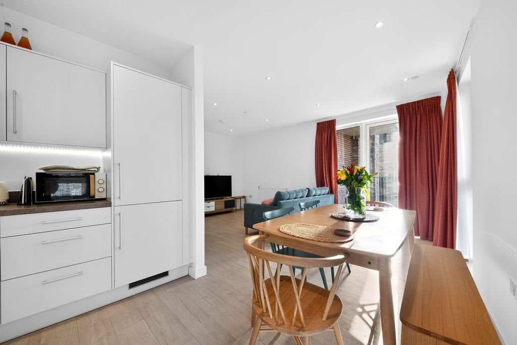 Additional image 10 of 3 bed flat for sale3 Kings Hill, Barking IG11