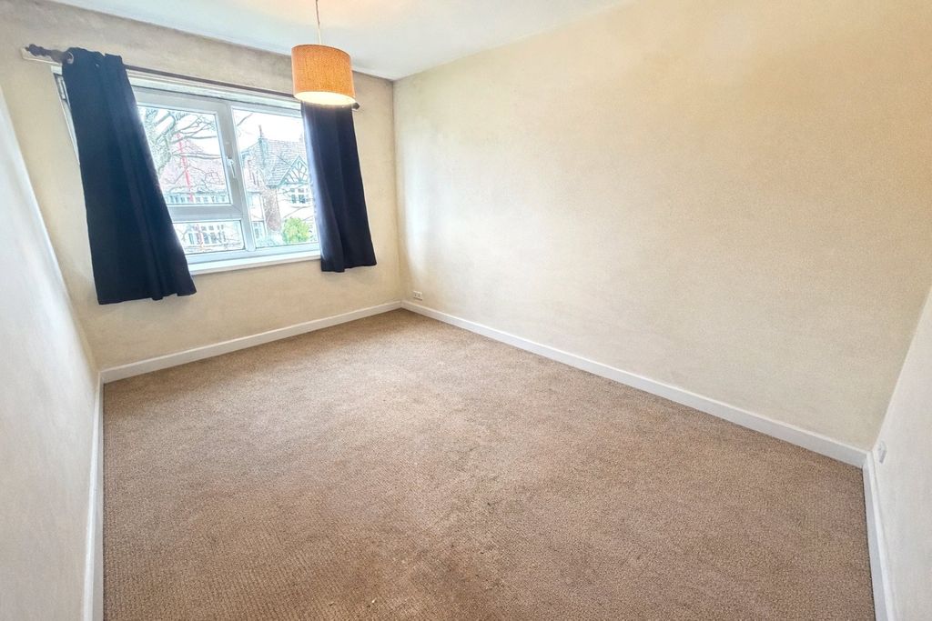 2 bed flat for saleMiddleton Hall Road, Birmingham, West Midlands B30 photo 4