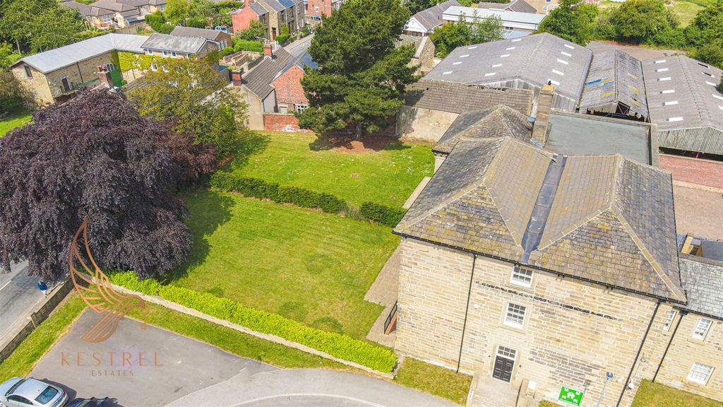 Additional image 22 of 6 bed property for saleHall Gardens, Brierley, Barnsley S72