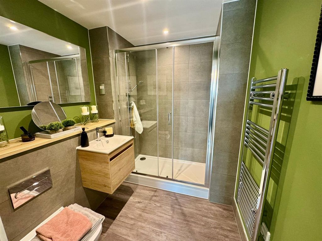 Additional image 7 of 2 bed flat for saleFlagstaff Road, Reading RG2