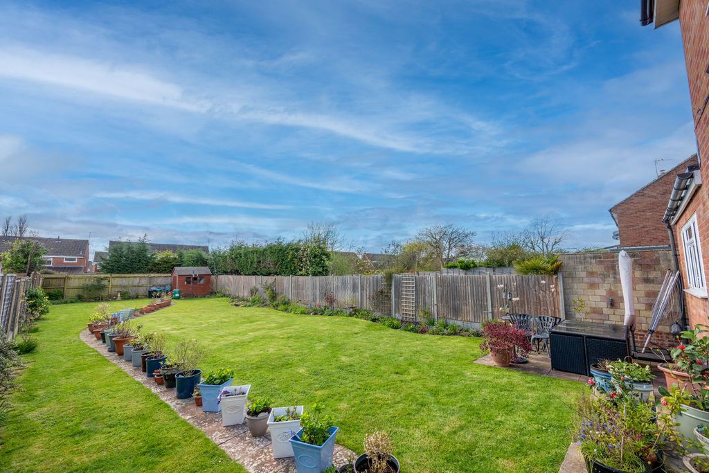 Additional image 2 of 4 bed semi-detached house for saleThrockmorton Road, Alcester B49