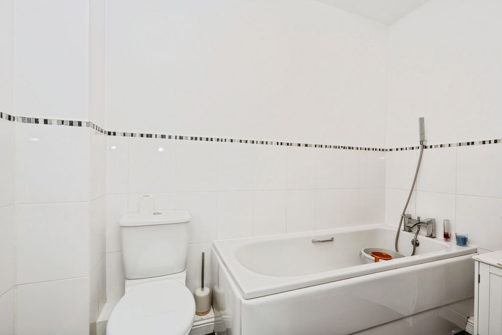 Additional image 18 of 2 bed flat for saleMoorland Green, Gorseinon, Swansea SA4