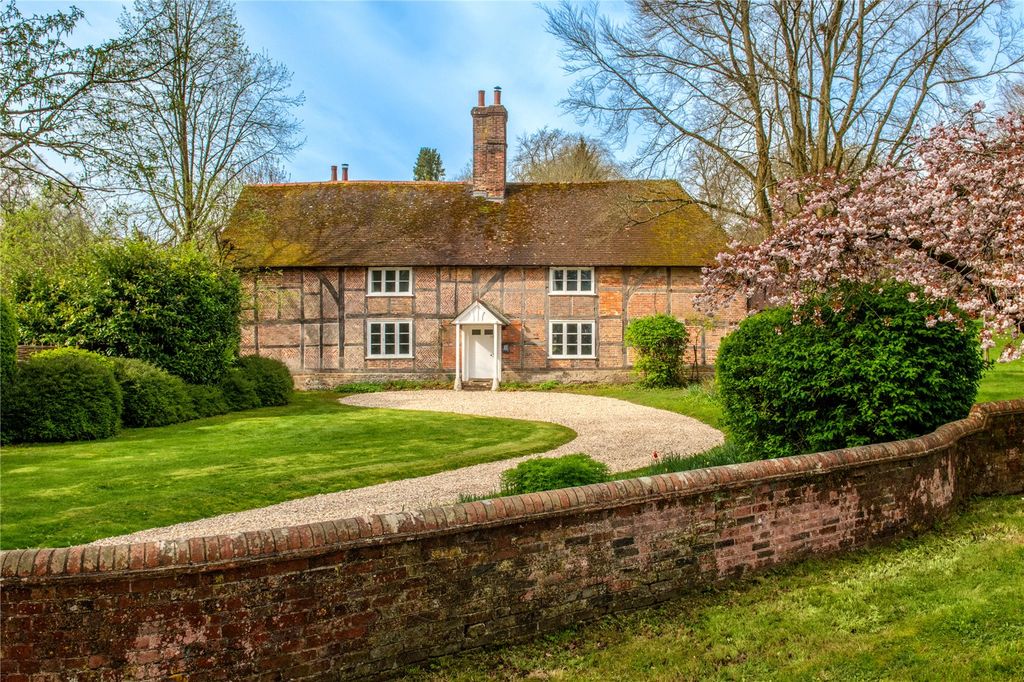 5 bed detached house for saleTunworth, Hampshire RG25