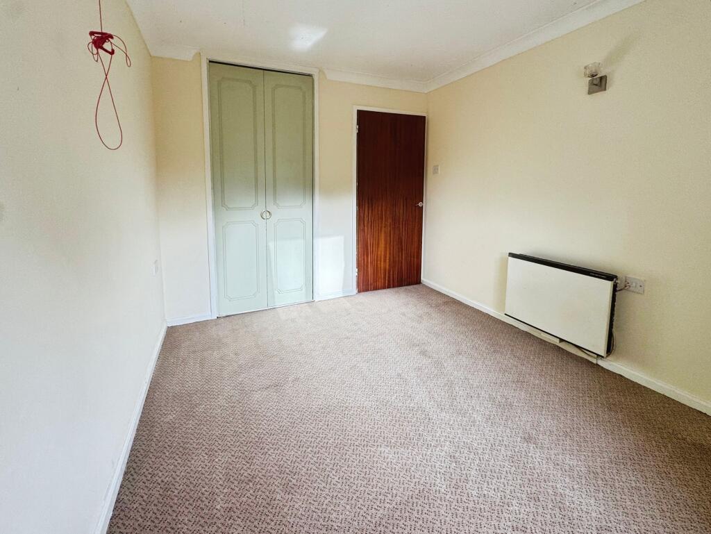 Regal Court, Warminster, BA12 photo 3