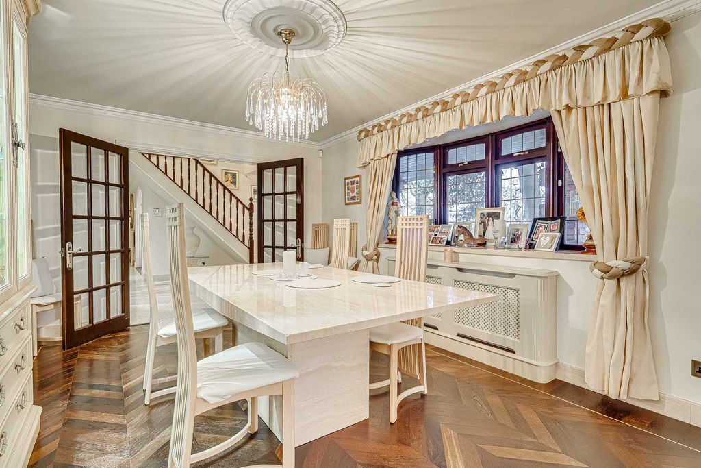 Additional image 10 of 4 bed detached house for saleVicarage Hill, Benfleet SS7