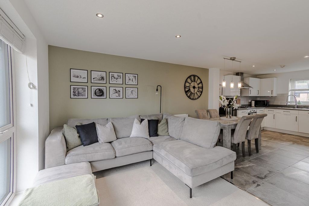 Additional image 4 of 3 bed terraced house for saleFfordd Y Dociau, Barry CF62