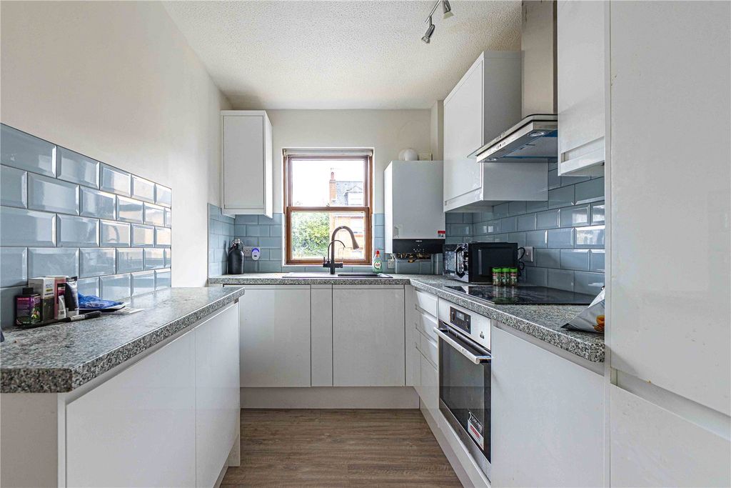 Additional image 6 of 2 bed flat for saleBridge Street, Berkhamsted, Hertfordshire HP4