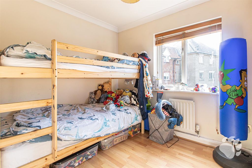 Additional image 11 of 2 bed flat for saleHandleys Court, Noak Bridge SS15