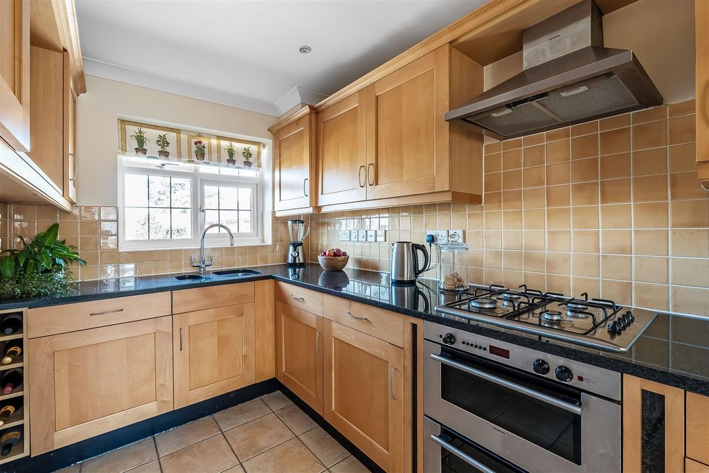 Additional image 3 of 2 bed flat for saleMarlborough Court, The Marld, Ashtead KT21