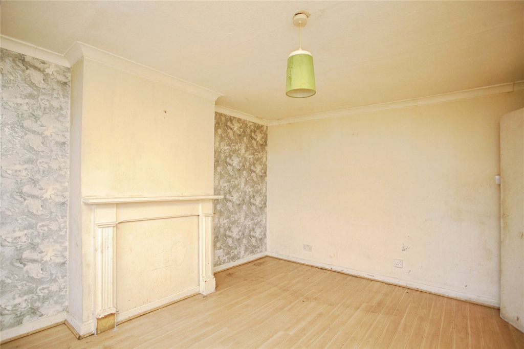 2 bed flat for saleDillam Close, Longford, Coventry CV6 photo 2
