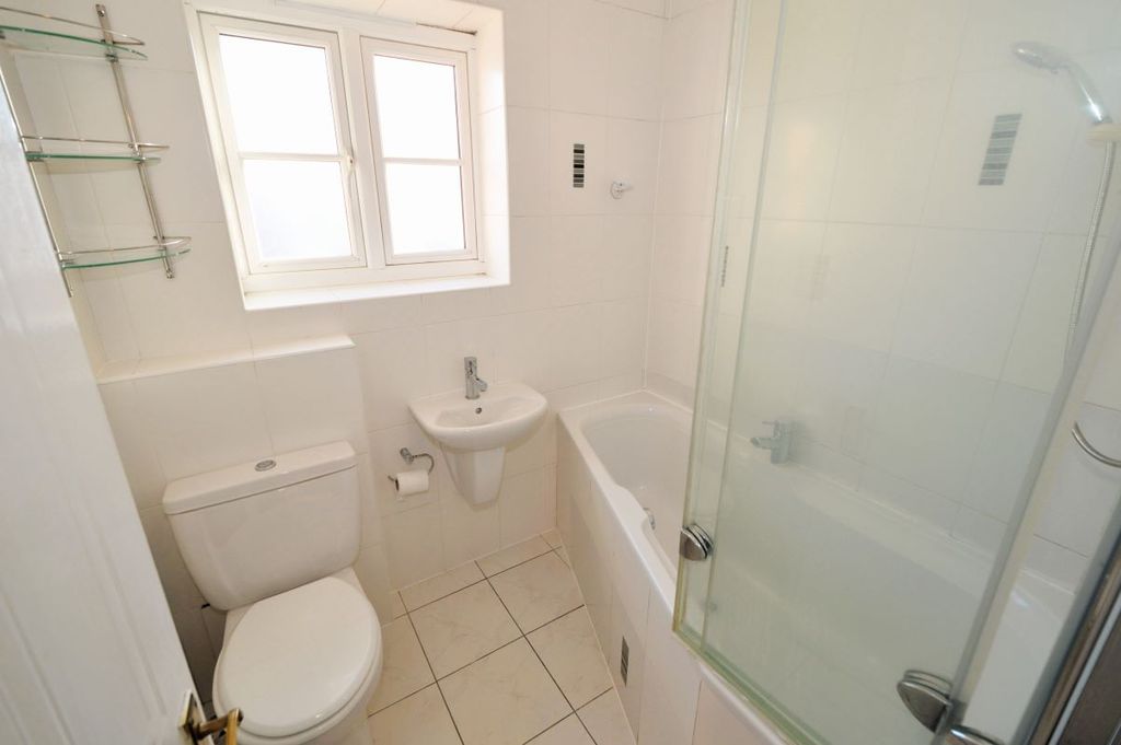 Additional image 9 of 1 bed flat for sale31A High Street, Bagshot, Surrey GU19