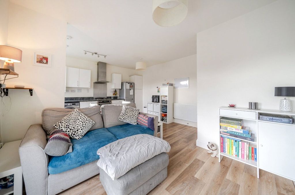 Additional image 4 of 1 bed flat for salePark View Court, Pelican Way, Letchworth Garden City SG6