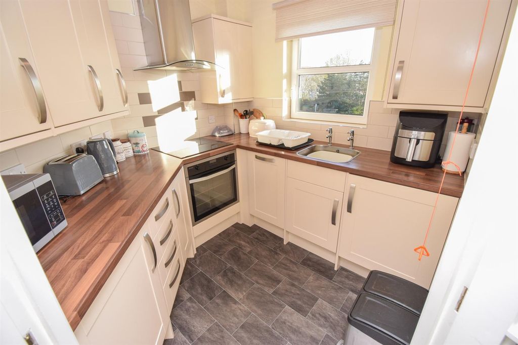 Additional image 8 of 2 bed flat for saleFlat 62, Clachnaharry Court, Inverness IV3