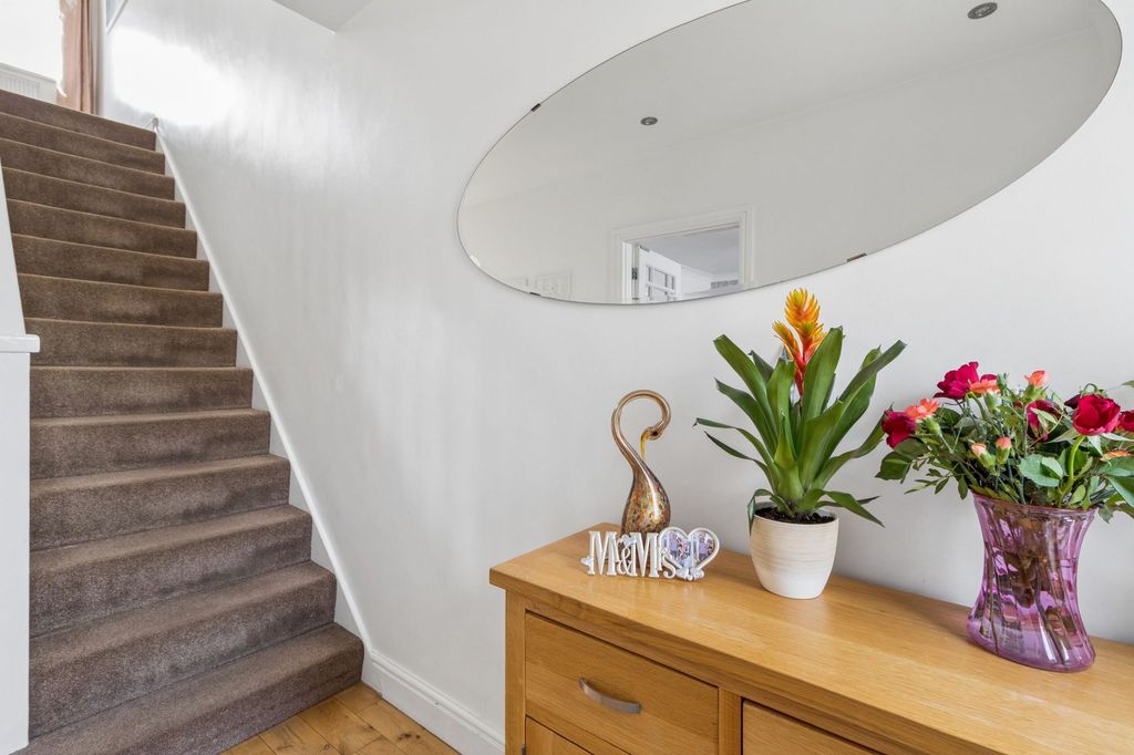 Additional image 8 of 3 bed terraced house for saleChilwell Gardens, Watford WD19