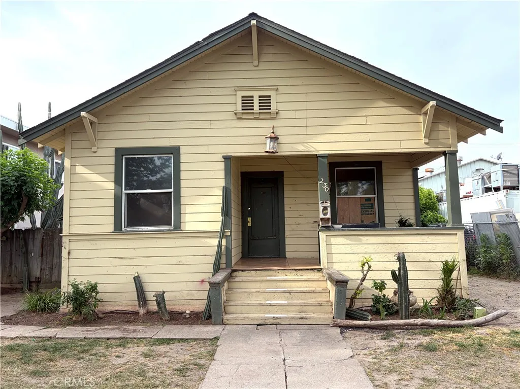 230 W 18th St, Merced, CA 95340 photo 2
