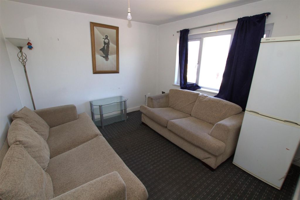 Additional image 7 of 2 bed flat for saleBroadwell Road, Middlesbrough TS4
