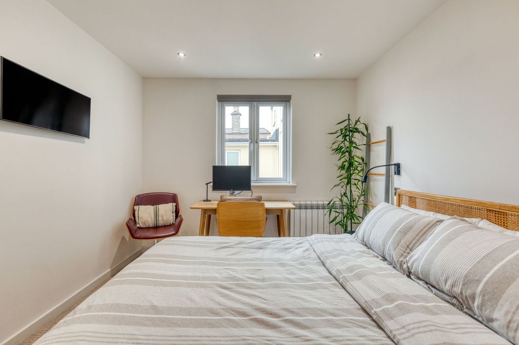 Additional image 15 of 2 bed flat for sale2 Windmark, Byron Lane, St Helier JE2