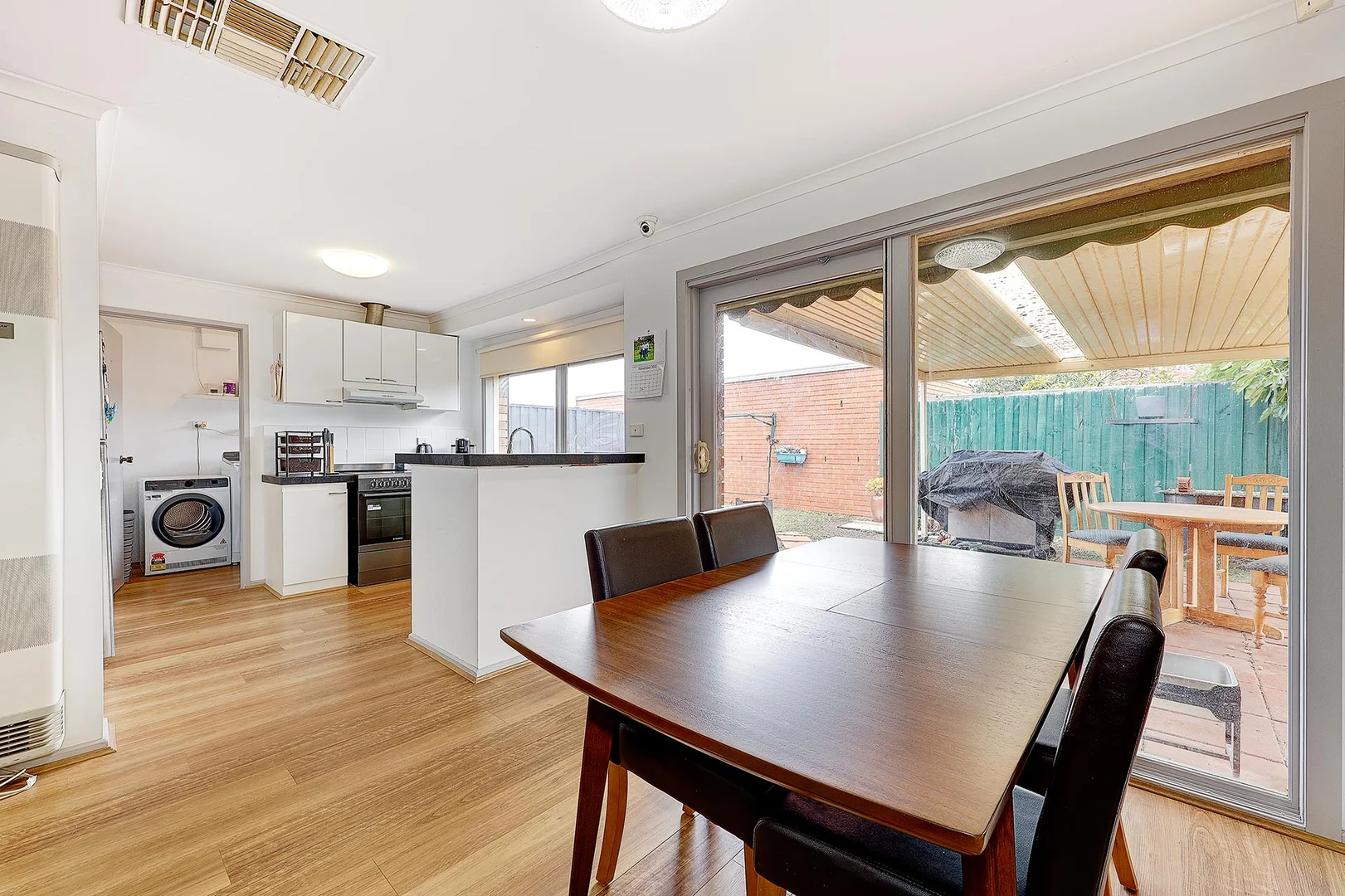 7 Linton Way, Meadow Heights VIC 3048 photo 3
