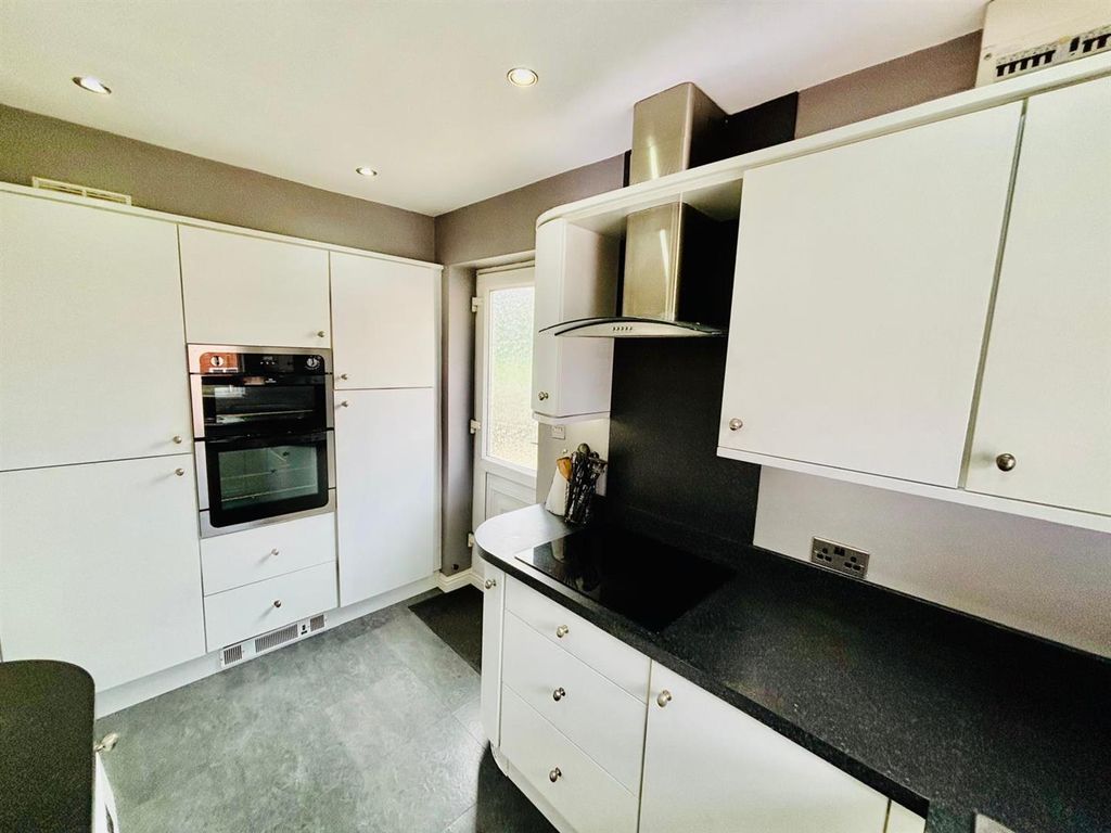 Additional image 4 of 2 bed semi-detached bungalow for saleThornhill Croft, Wortley, Leeds LS12