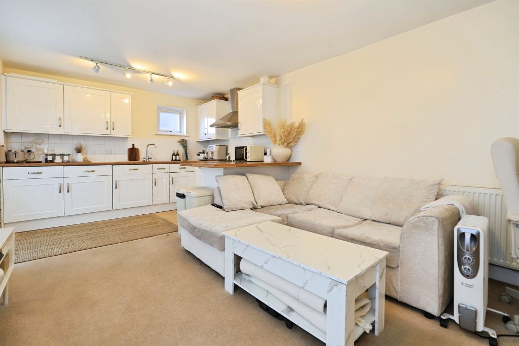 Additional image 4 of 2 bed flat for salePark Lane, Kidderminster DY11