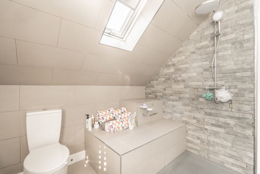 Additional image 29 of 5 bed detached house for saleGravel Hill Close, Bexleyheath, Kent DA6
