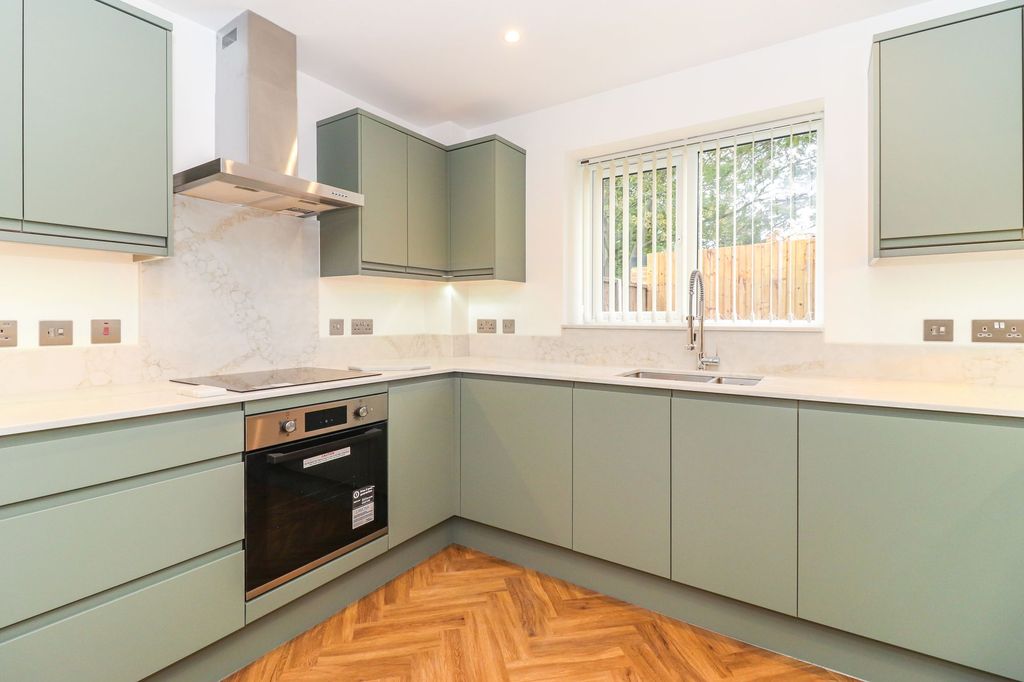 Additional image 2 of 3 bed semi-detached house for saleParnell Close, Abbots Langley WD5