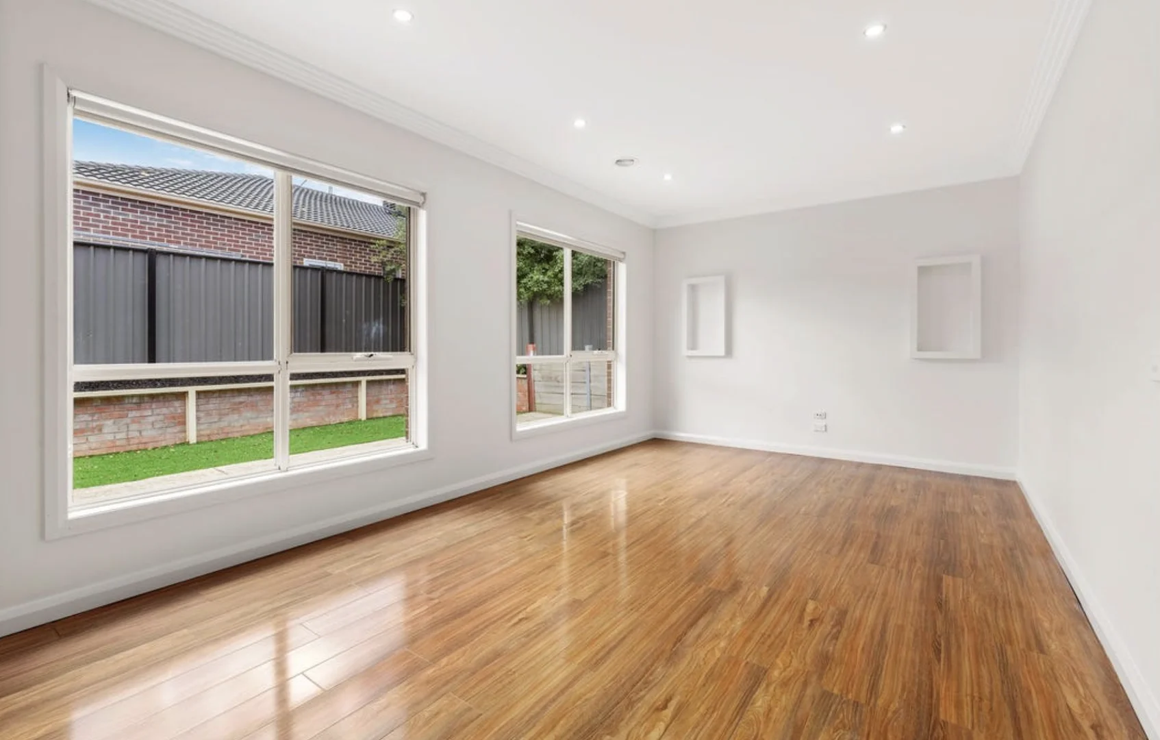 44 Hyde Park, Craigieburn VIC 3064 photo 3