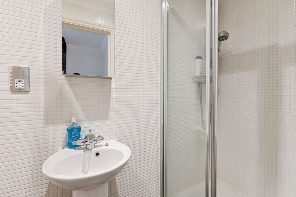 Additional image 16 of 3 bed flat for saleAlexander Mews, High Street, Billericay, Essex CM12