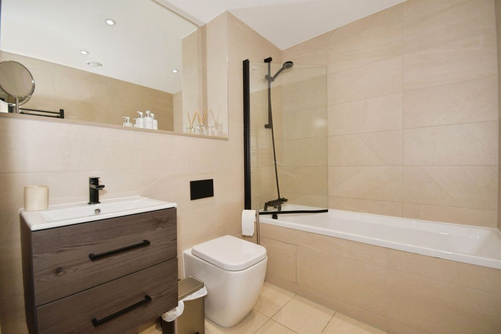 Additional image 6 of 2 bed flat for saleThe Dale, Stoney Middleton, Hope Valley S32