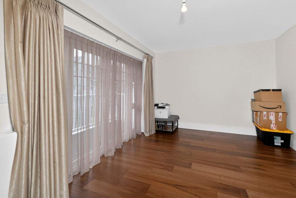 Additional image 8 of 5 bed semi-detached house for saleChamplain Street, Reading RG2
