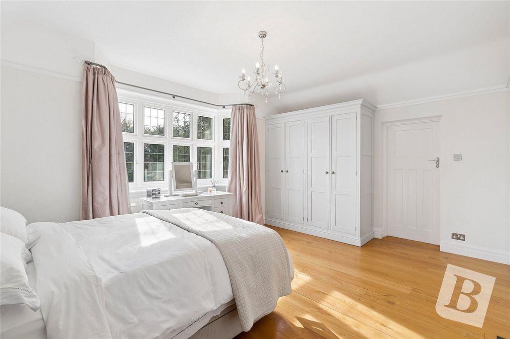 Additional image 7 of 6 bed detached house for saleElm Grove, Emerson Park RM11