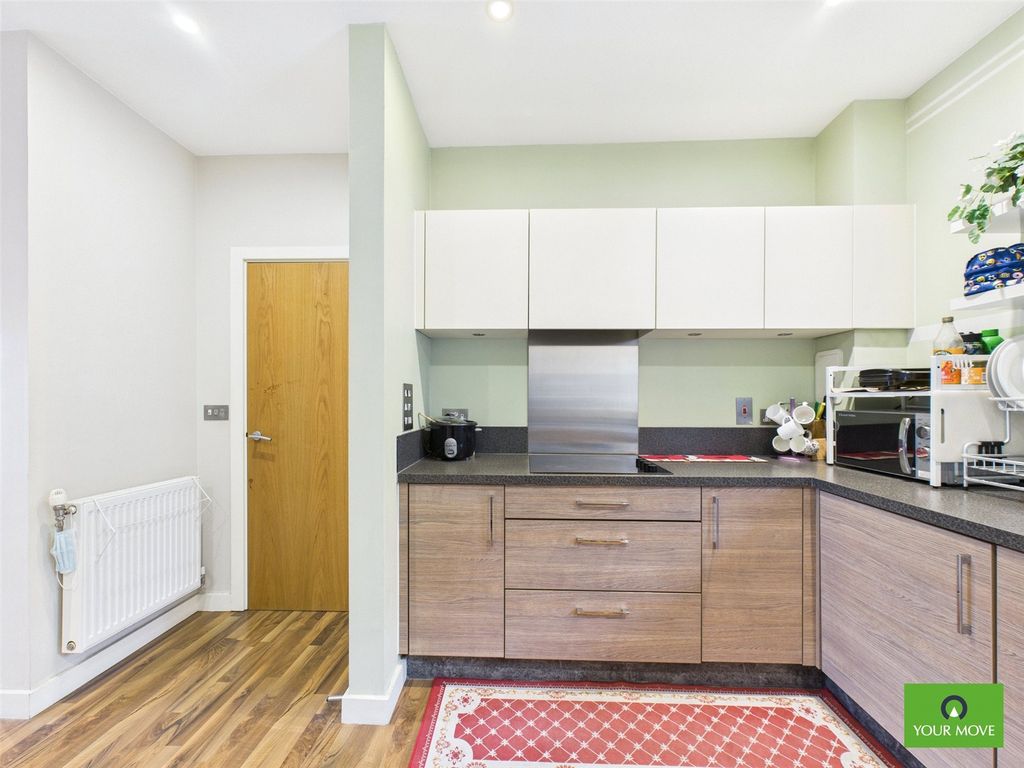 Additional image 10 of 3 bed flat for saleVestry Court, 2, Bournebrook Grove, Romford RM7
