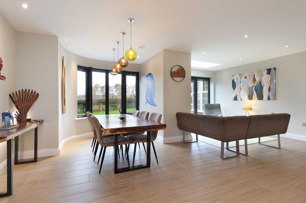 Additional image 4 of 6 bed detached house for salePriests Paddock, Knotty Green, Beaconsfield, Buckinghamshire HP9