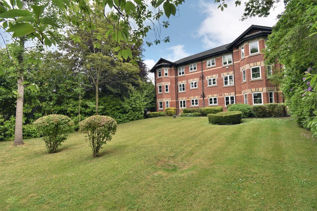 Additional image 2 of 2 bed flat for saleThe Oaks, Horseshoe Lane, Alderley Edge SK9