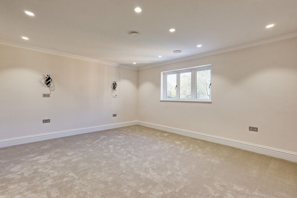 Additional image 32 of 6 bed detached house for saleCurtis Road, Emerson Park RM11