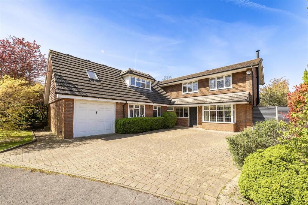 The Deerings, Harpenden