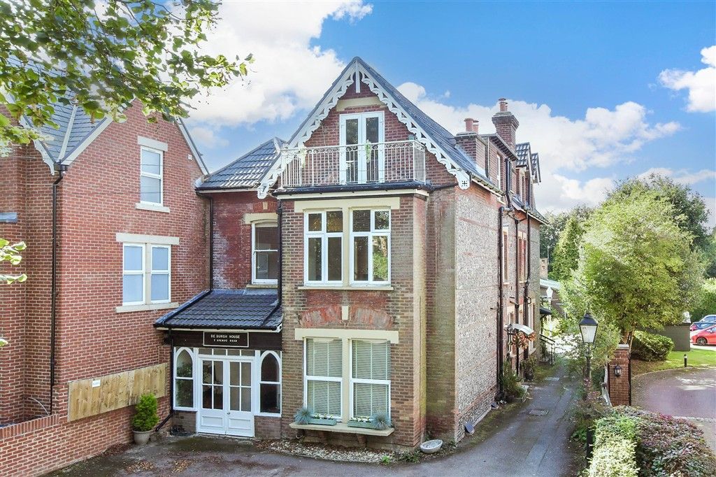 3 bed flat for saleAvenue Road, Banstead, Surrey SM7