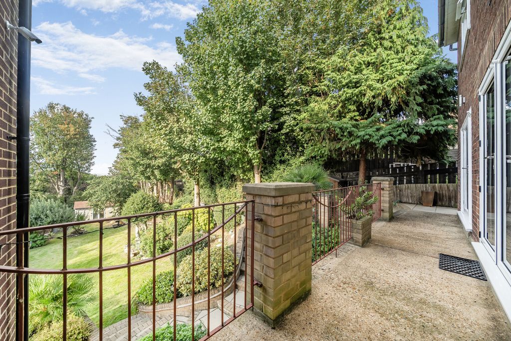 Additional image 26 of 8 bed detached house for saleFremantle Road, Belvedere DA17