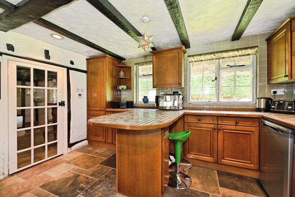 Additional image 11 of 4 bed cottage for sale36A Elm Road, Reading RG6