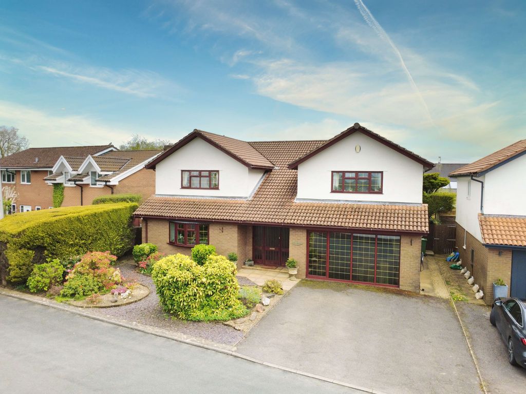 5 bed detached house for salePenygroes, Groesfaen CF72