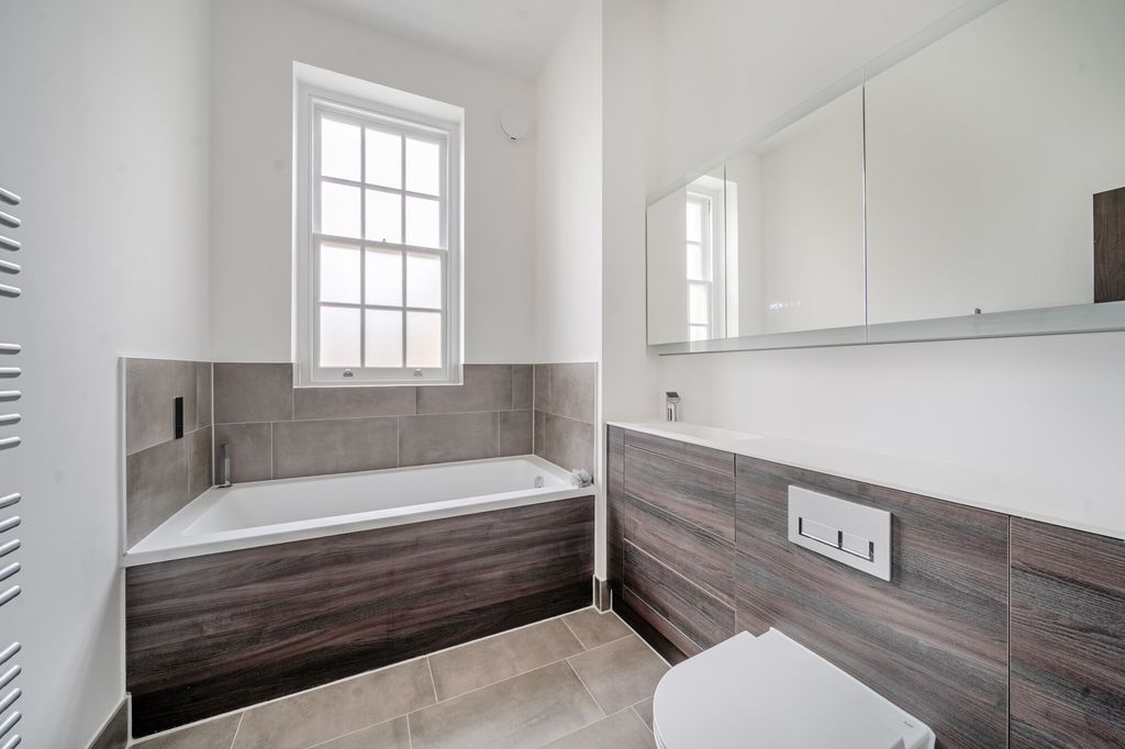 Additional image 14 of 4 bed terraced house for saleGillies Lane, Aldershot GU11