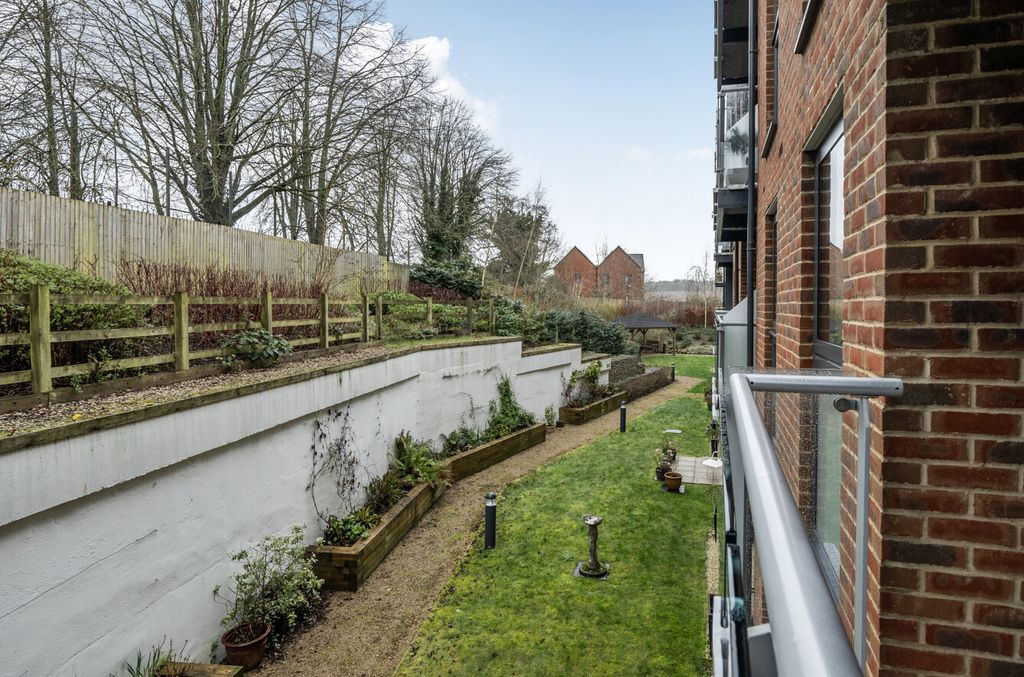 Additional image 13 of 2 bed flat for saleWayfarer Place, The Dean, Alresford SO24